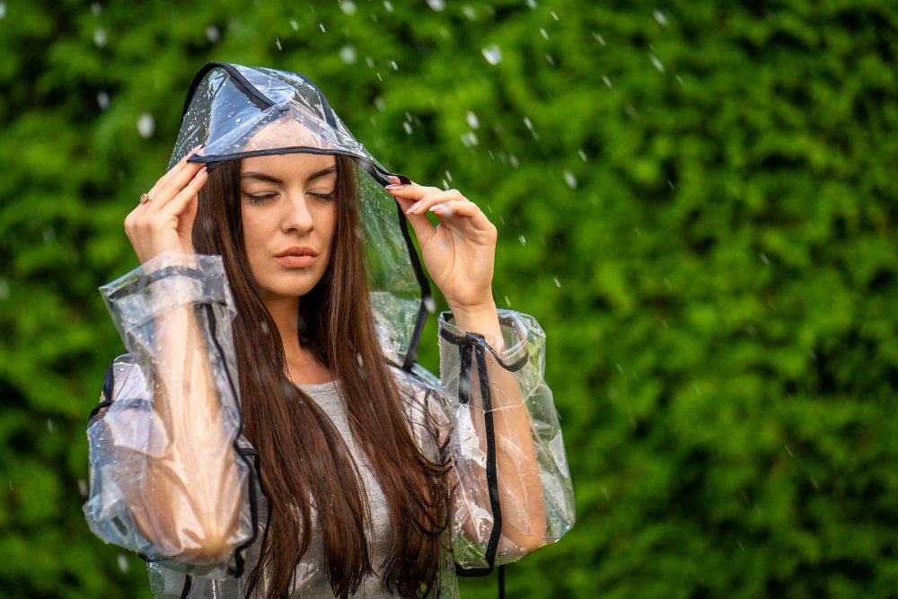 Rainy Season Hair Fall: Why It Happens & How to Control It Naturally